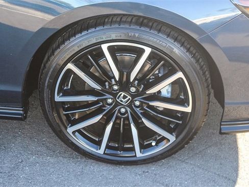 Used 2025 Honda Accord Touring image 14