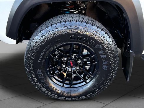 Certified 2023 Toyota Tacoma TRD Off-Road w/ Technology Package AWD/4WD image 10