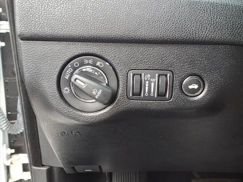 Used 2022 Chrysler 300 S image 28