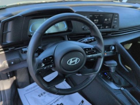 Used 2025 Hyundai Elantra Sport FWD image 12