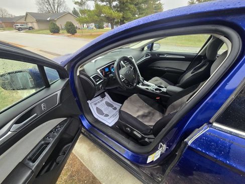 Used 2013 Ford Fusion S image 9