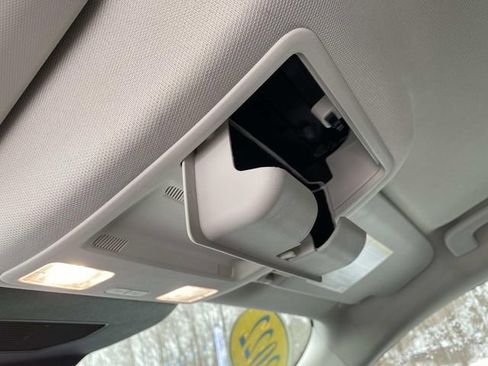 Used 2022 Ford Escape SE image 32