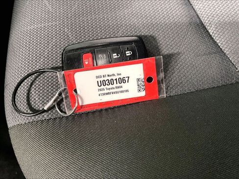 Certified 2025 Toyota RAV4 XLE AWD/4WD image 31