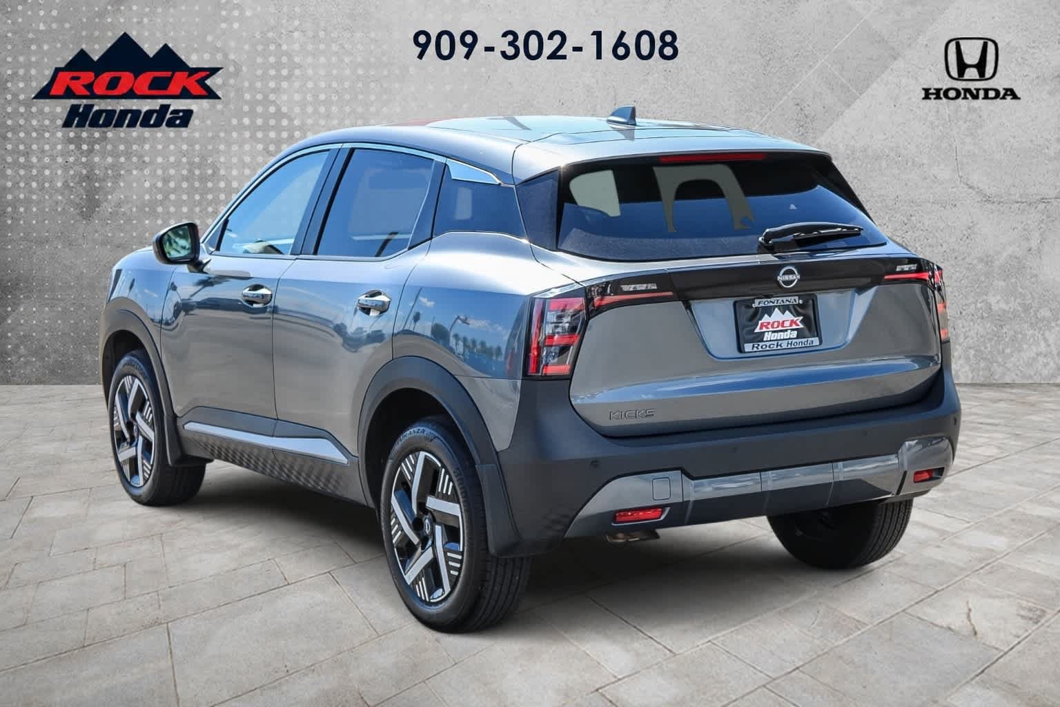 Used 2025 Nissan Kicks SV w/ Illumination Package FWD image 6