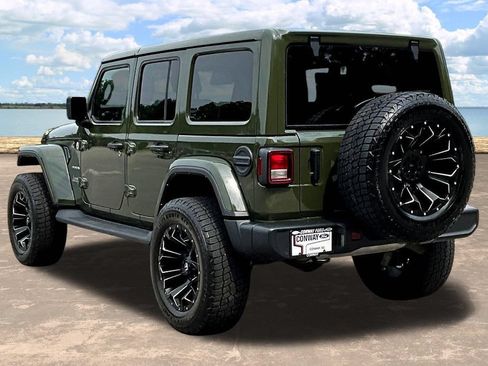 Used 2022 Jeep Wrangler Unlimited Sahara AWD/4WD image 5