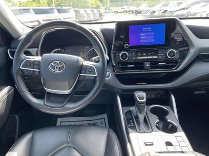 Used 2023 Toyota Highlander XLE