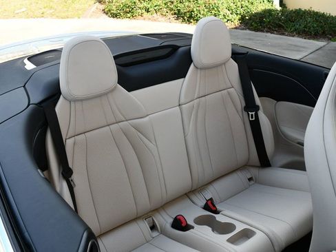 Used 2025 Mercedes-Benz CLE 300 4MATIC Cabriolet image 18