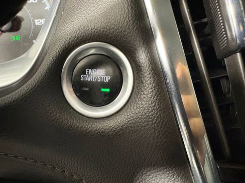 Used 2020 Chevrolet Traverse LS image 31