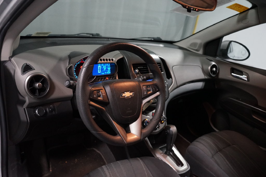 Used 2014 Chevrolet Sonic LT FWD image 7