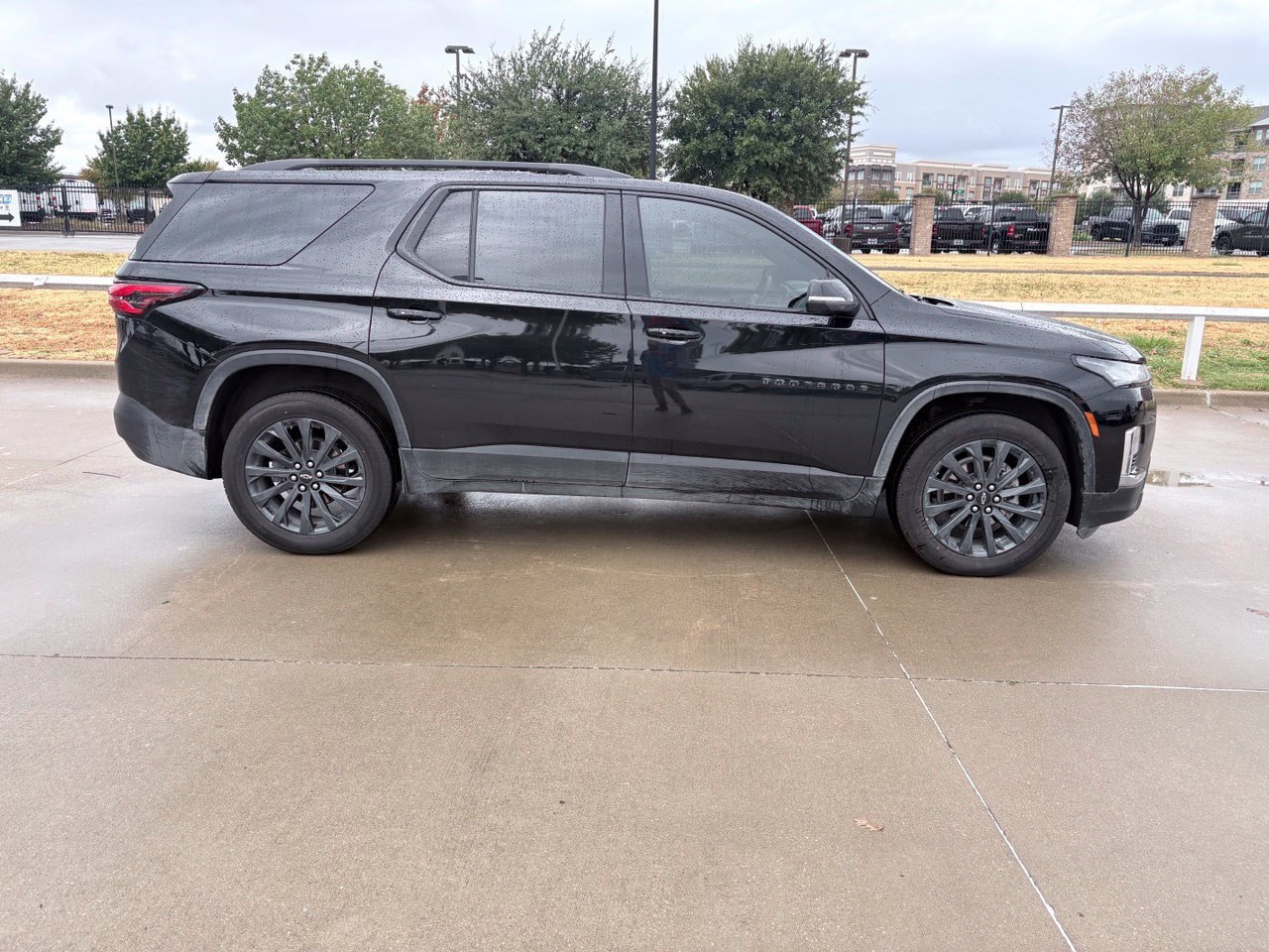 Used 2022 Chevrolet Traverse RS w/ LPO, Floor Liner Package FWD image 3