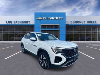 Used 2024 Volkswagen Atlas Cross Sport SE video 1