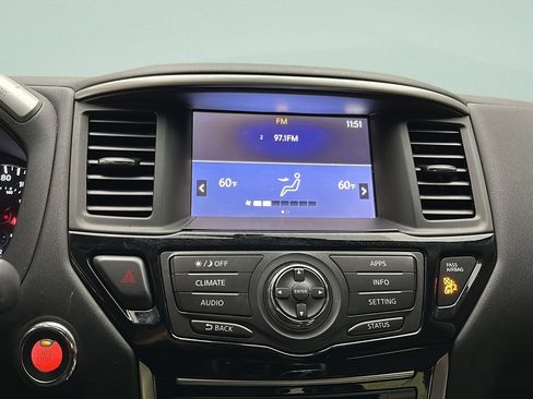 Used 2018 Nissan Pathfinder SV AWD/4WD image 31