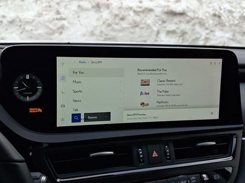 Certified 2025 Lexus ES 300h w/ Premium Package image 18