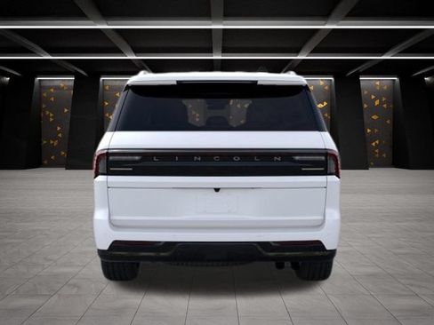 New 2026 Lincoln Navigator Premiere AWD/4WD image 5