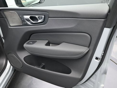 New 2026 Volvo XC60 B5 Ultra w/ Climate Package image 28