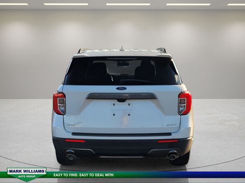 Used 2022 Ford Explorer XLT w/ Equipment Group 202A AWD/4WD image 5