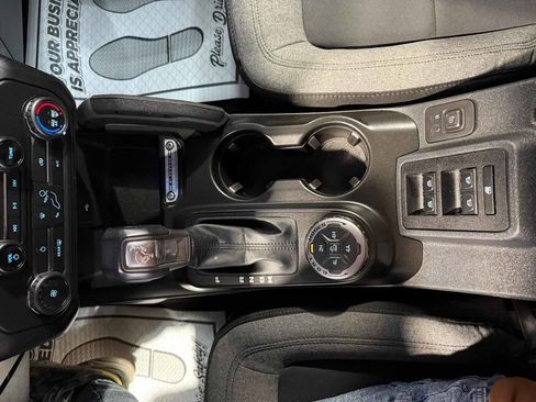 Used 2022 Ford Bronco Big Bend w/ Sasquatch Package image 28