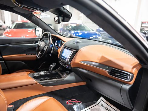 Used 2019 Maserati Levante S GranLusso image 15