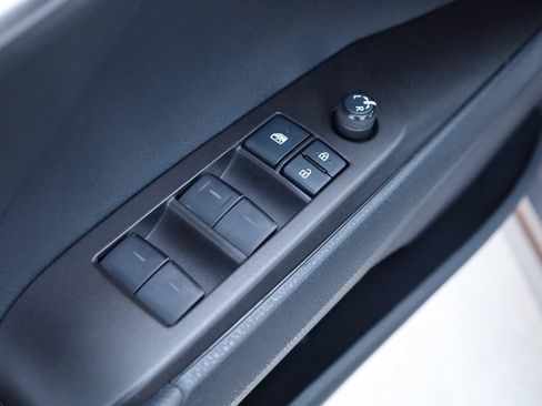 Used 2022 Toyota Camry SE FWD image 33