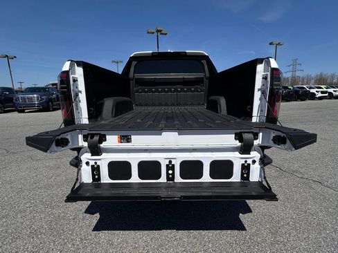 Used 2025 GMC Sierra EV Denali image 41
