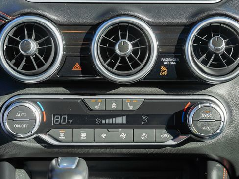 Used 2024 Nissan Sentra SR w/ SR Premium Package image 35