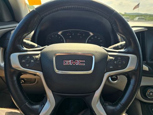 Used 2020 GMC Terrain SLE FWD image 17