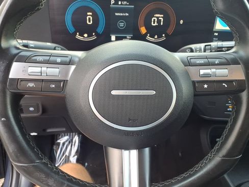 Used 2025 Hyundai Kona SEL FWD image 11