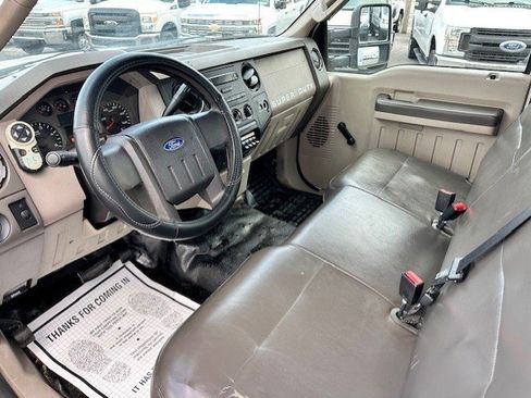 Used 2009 Ford F550 2WD Regular Cab Super Duty image 18