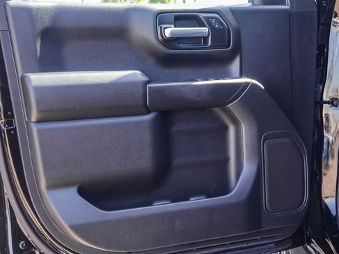 Used 2025 Chevrolet Silverado 1500 Custom Trail Boss w/ Dark Appearance Package image 19