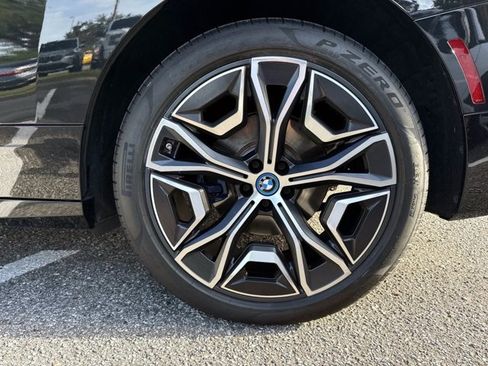 Used 2024 BMW iX xDrive50 w/ Premium Package AWD/4WD image 10
