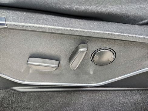 Used 2024 Ford F250 Lariat w/ Chrome Package image 20