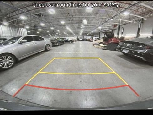 Used 2025 Hyundai Elantra SEL FWD image 29