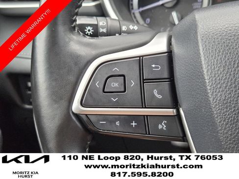 Used 2022 Toyota Highlander XLE FWD image 22