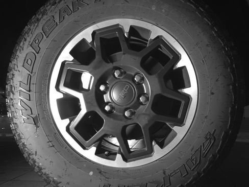 Used 2025 Toyota Tacoma TRD Off-Road AWD/4WD image 23