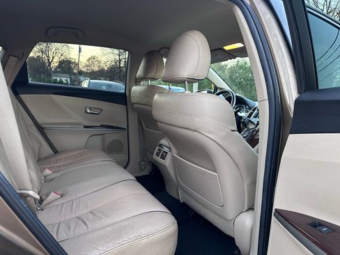 Used 2013 Toyota Venza XLE image 17