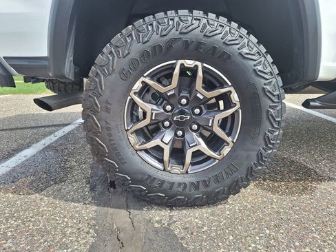 Used 2025 Chevrolet Colorado ZR2 AWD/4WD image 29