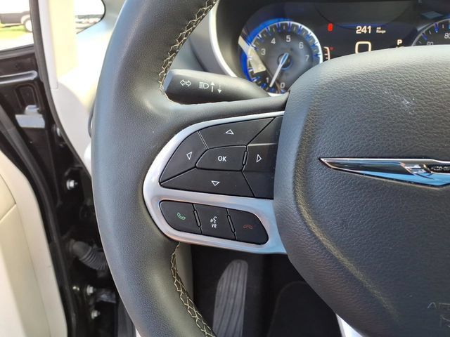 Certified 2024 Chrysler Pacifica Touring-L FWD image 19