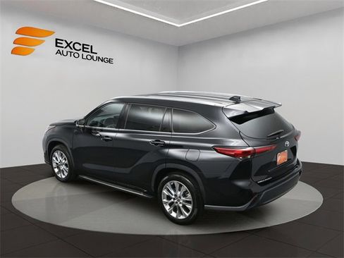 Used 2022 Toyota Highlander Limited image 44