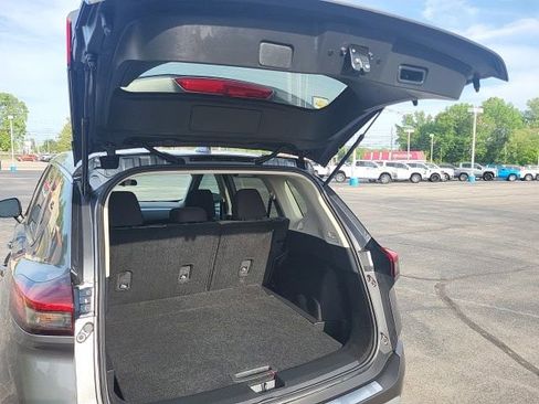 Used 2022 Nissan Rogue SV FWD image 17