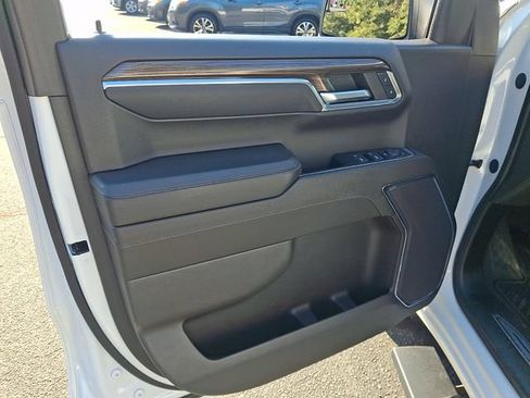Used 2023 Chevrolet Silverado 1500 LT AWD/4WD image 12