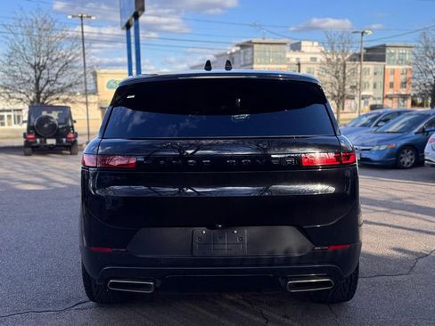 Used 2025 Land Rover Range Rover Sport SE image 5