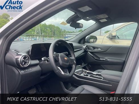Used 2026 Chevrolet Equinox LT w/ Convenience Package II FWD image 6