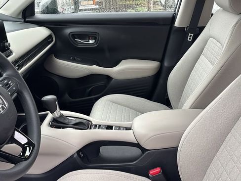 Used 2025 Honda HR-V LX image 24