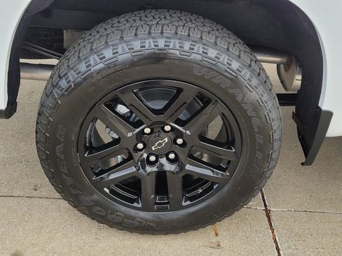 New 2026 Chevrolet Silverado 1500 RST w/ Dark Appearance Package image 5