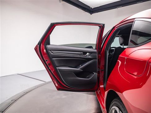 Used 2020 Honda Accord Sport image 29