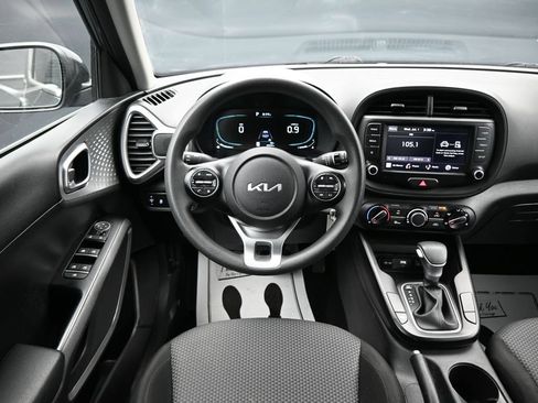 Used 2023 Kia Soul LX w/ Option Group 015 FWD image 12