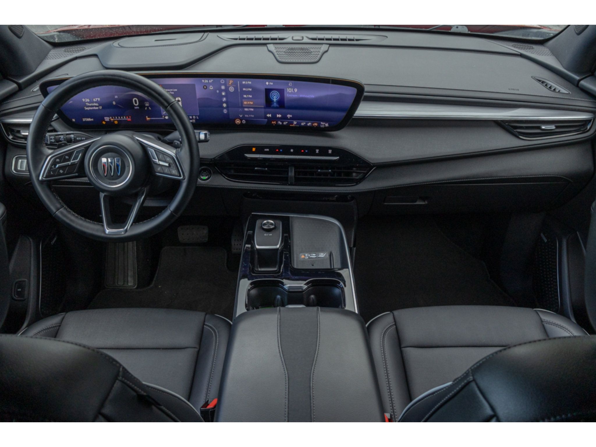 Used 2025 Buick Enclave Preferred AWD/4WD image 12