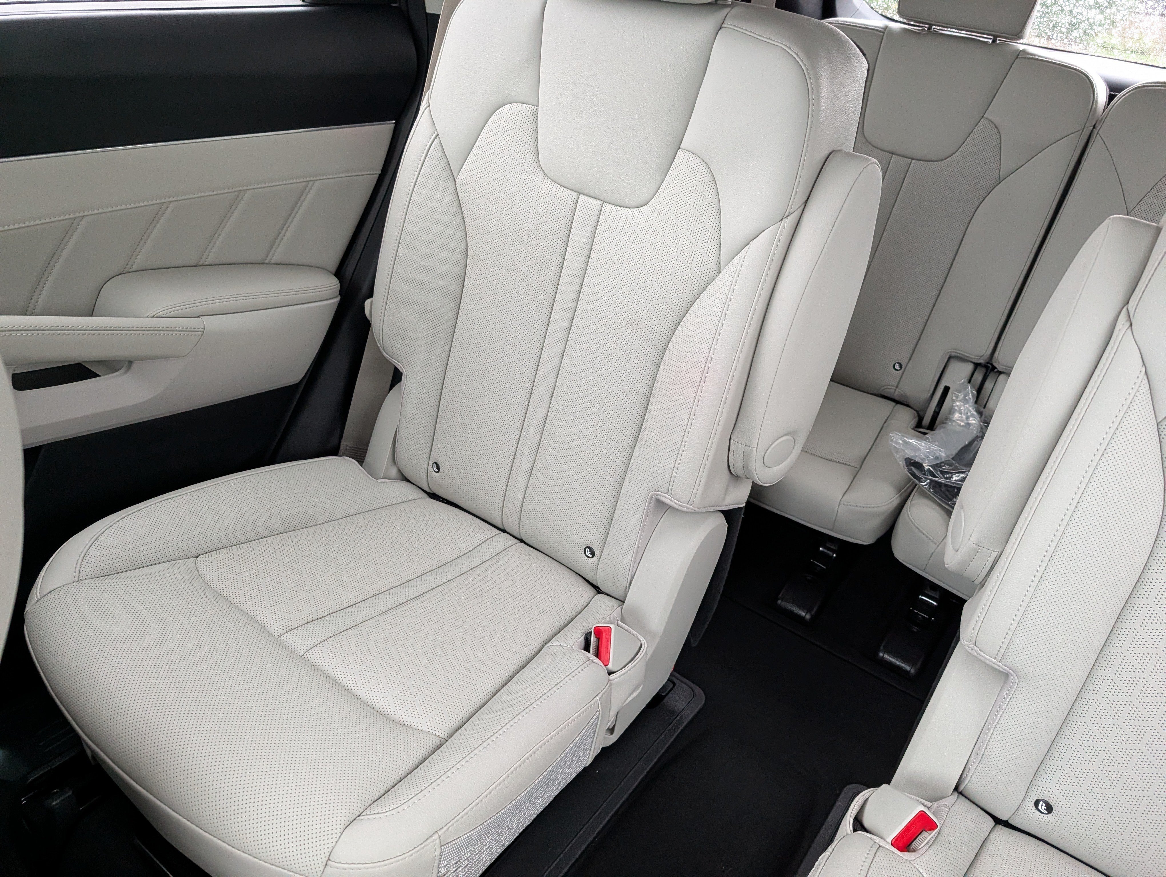 Certified 2023 Kia Sorento SX Prestige AWD/4WD image 12