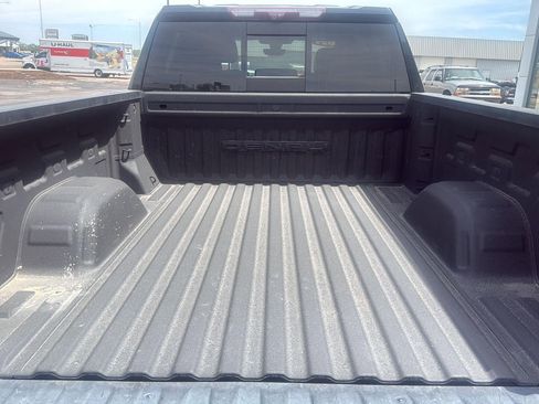 Used 2021 GMC Sierra 1500 Denali w/ Denali Ultimate Package AWD/4WD image 4