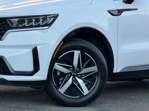 Used 2022 Kia Sorento S image 8